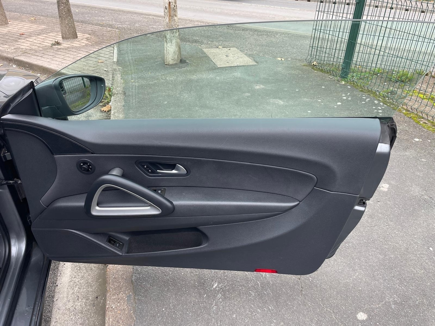 Used Volkswagen Scirocco 2011 for sale - 76319757: Photo 12