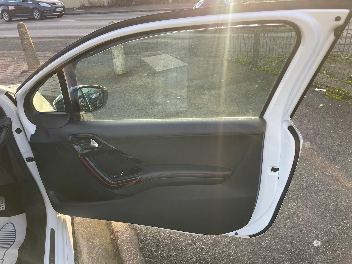 Used Peugeot 208 2017 for sale - 76935493: Photo 18