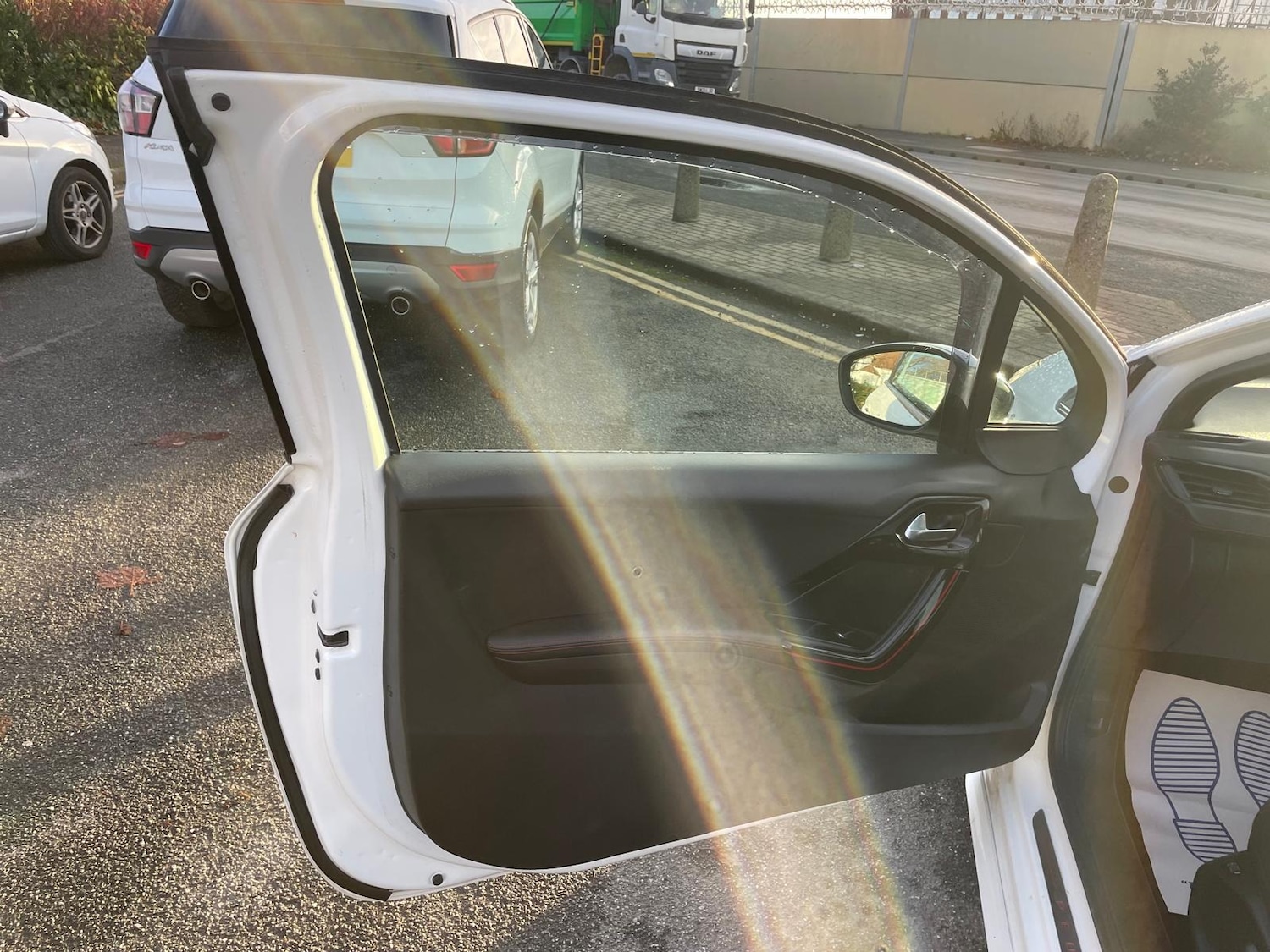 Used Peugeot 208 2017 for sale - 76935493: Photo 23