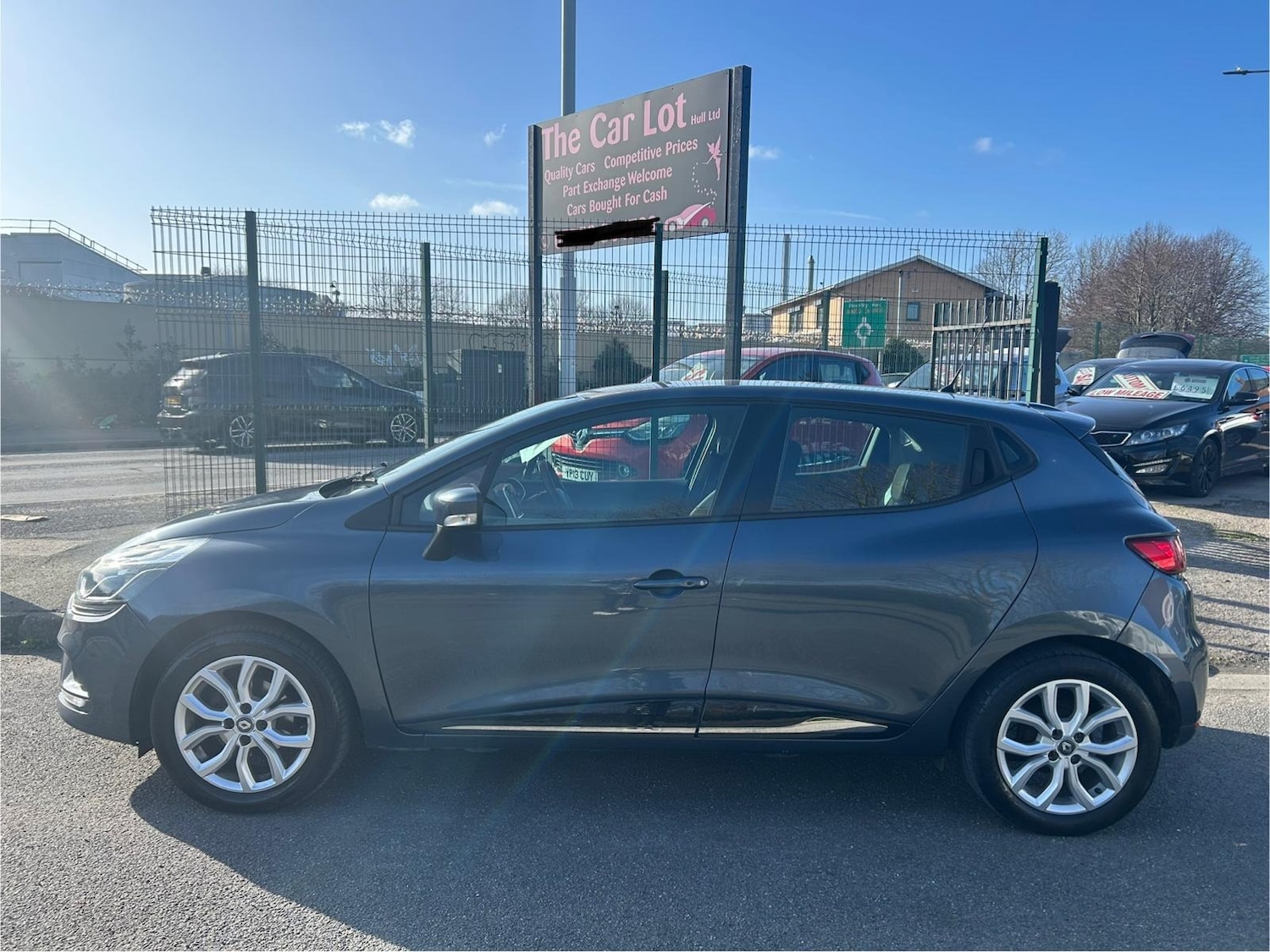 Used Renault Clio 2017 for sale - 77743524: Photo 3