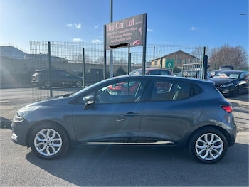 Used Renault Clio 2017 for sale - 77743524: Photo