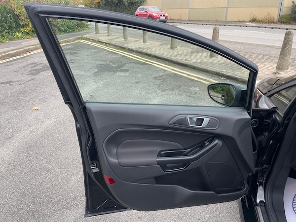 Used Ford Fiesta 2017 for sale - 76332059: Photo 18
