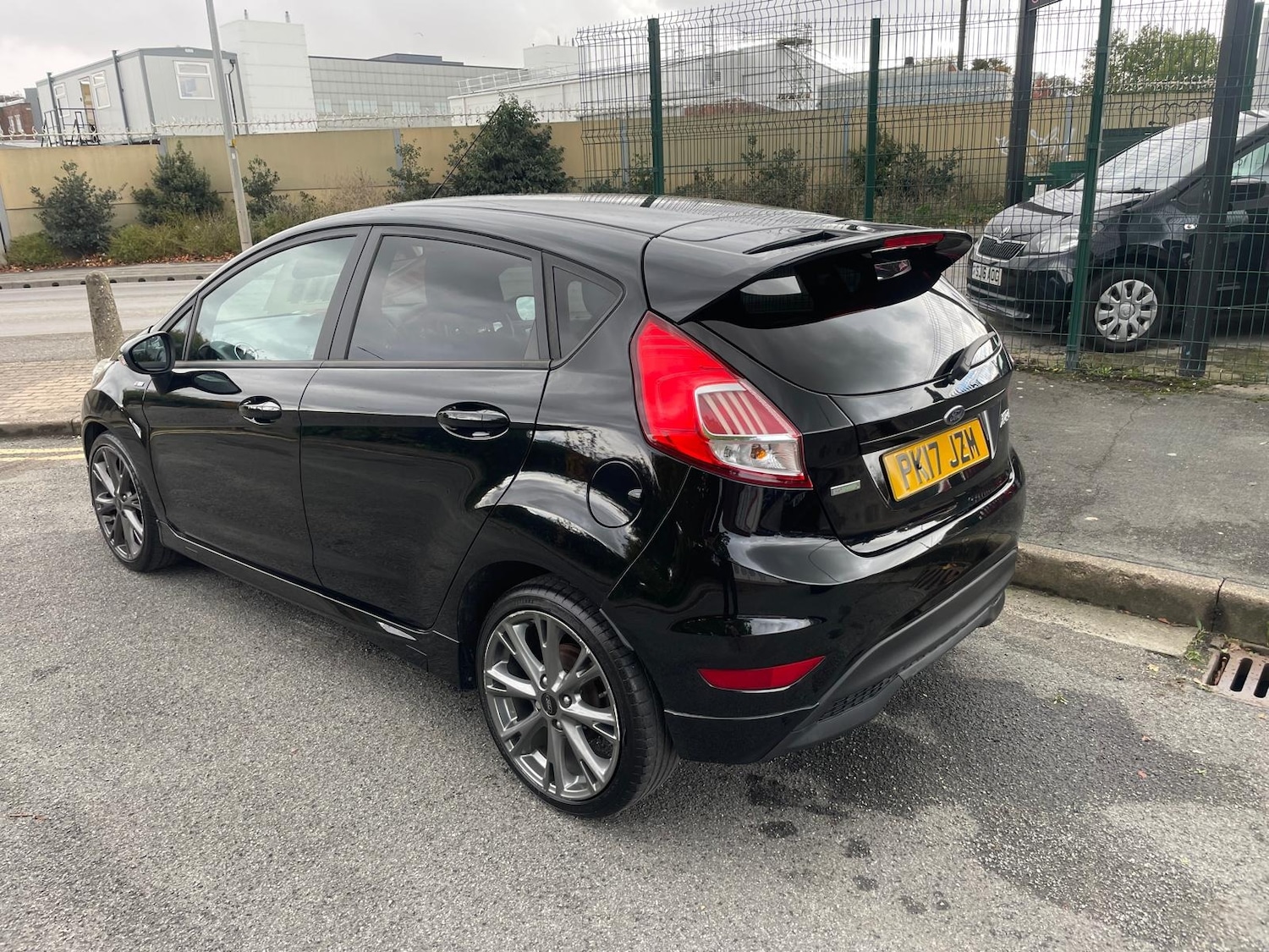 Used Ford Fiesta 2017 for sale - 76332059: Photo 3