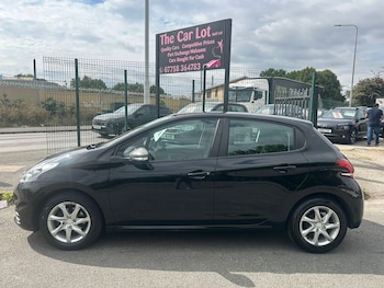 Used Peugeot 208 2015 for sale - 75714114: Photo