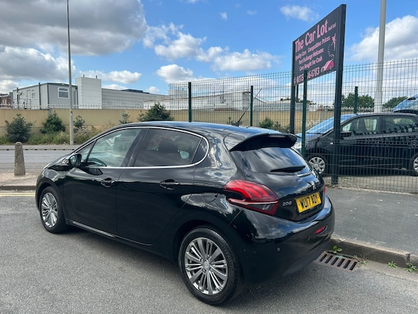 Used Peugeot 208 2017 for sale - 75545603: Photo 9