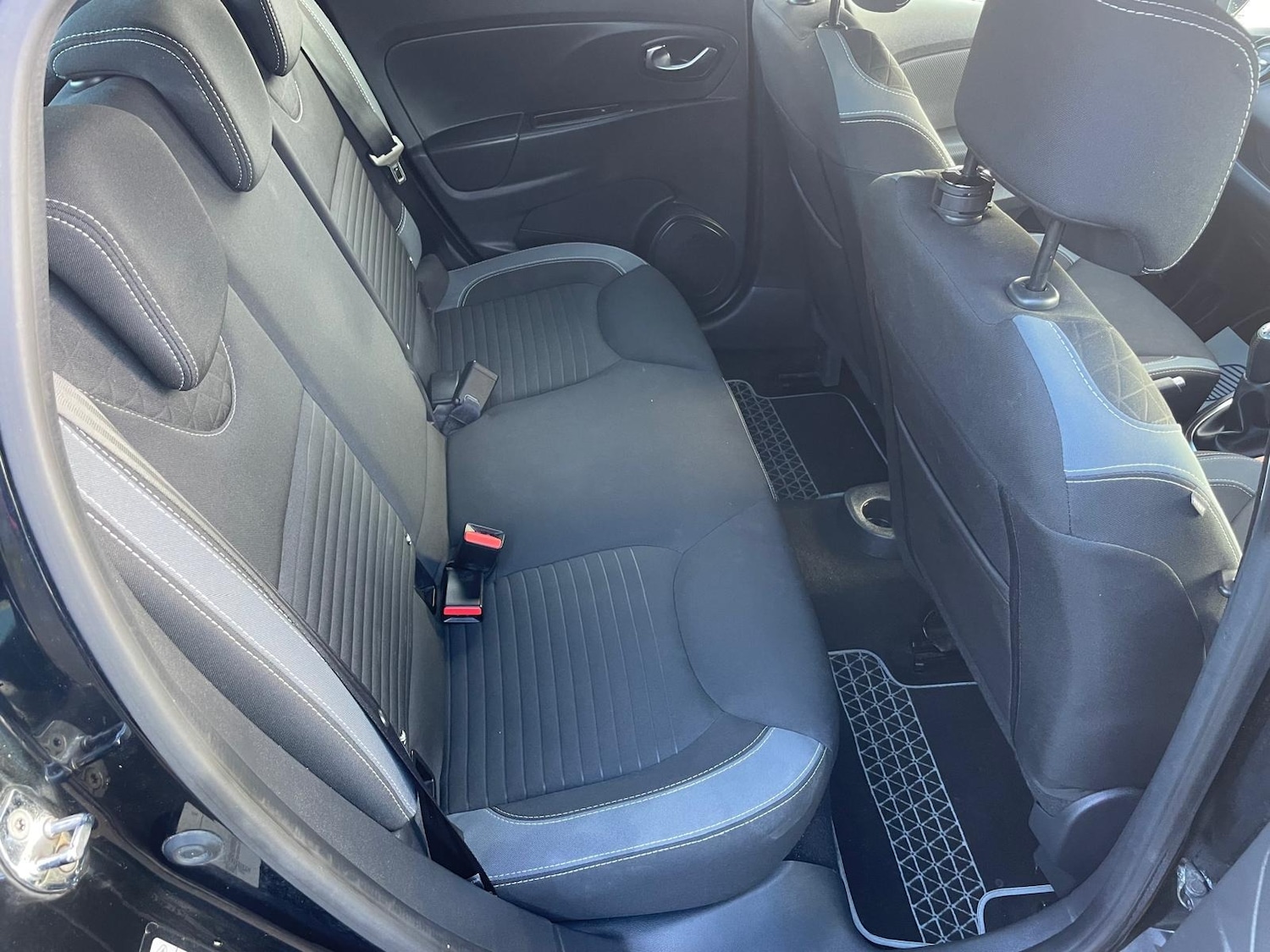 Used Renault Clio 2015 for sale - 76519662: Photo 10