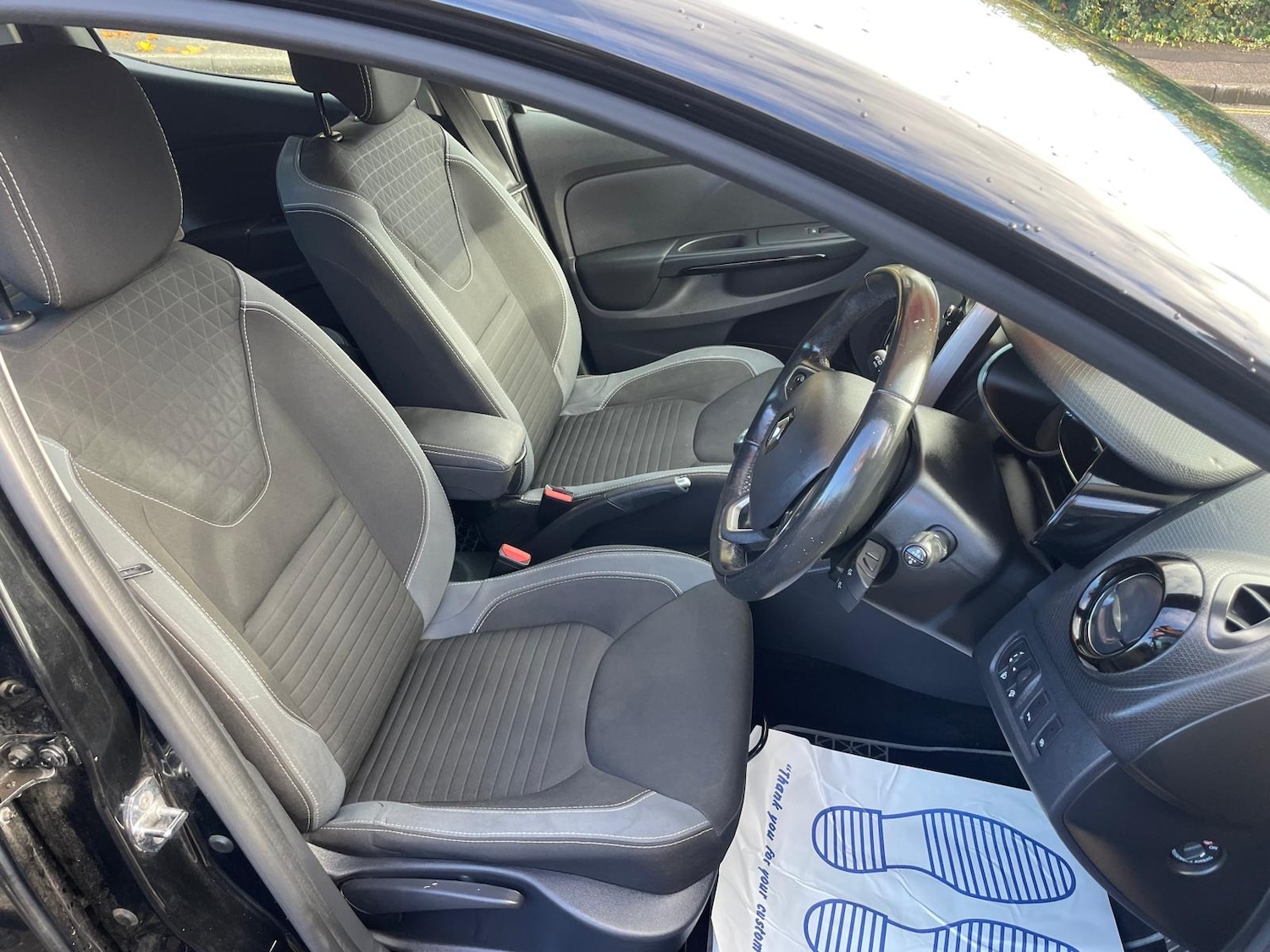 Used Renault Clio 2015 for sale - 76519662: Photo 18