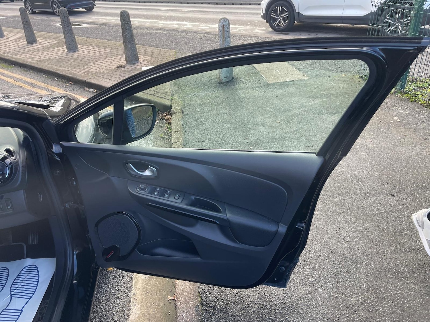 Used Renault Clio 2015 for sale - 76519662: Photo 19