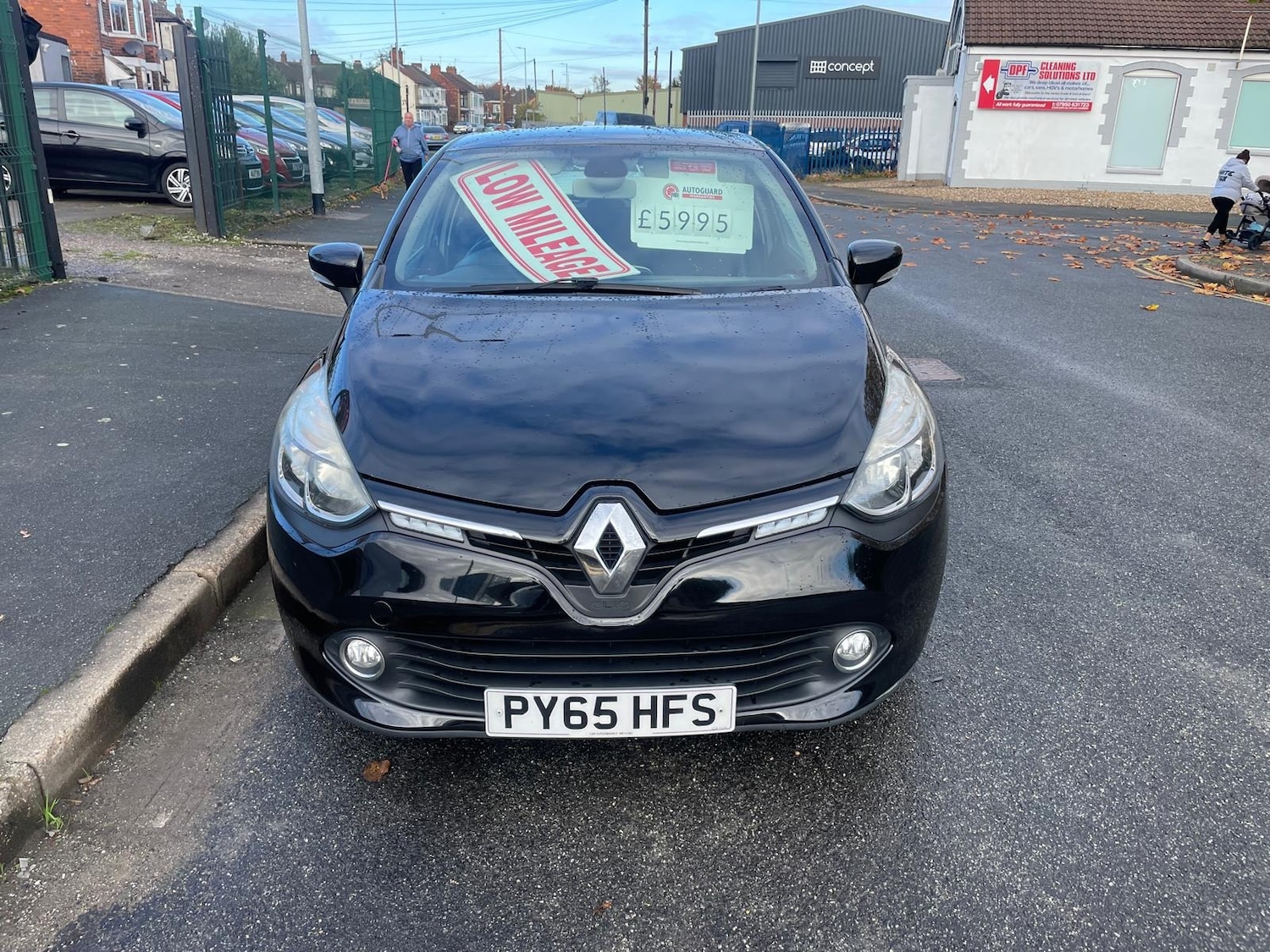 Used Renault Clio 2015 for sale - 76519662: Photo 2