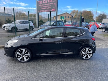 Used Renault Clio 2015 for sale - 76519662: Photo
