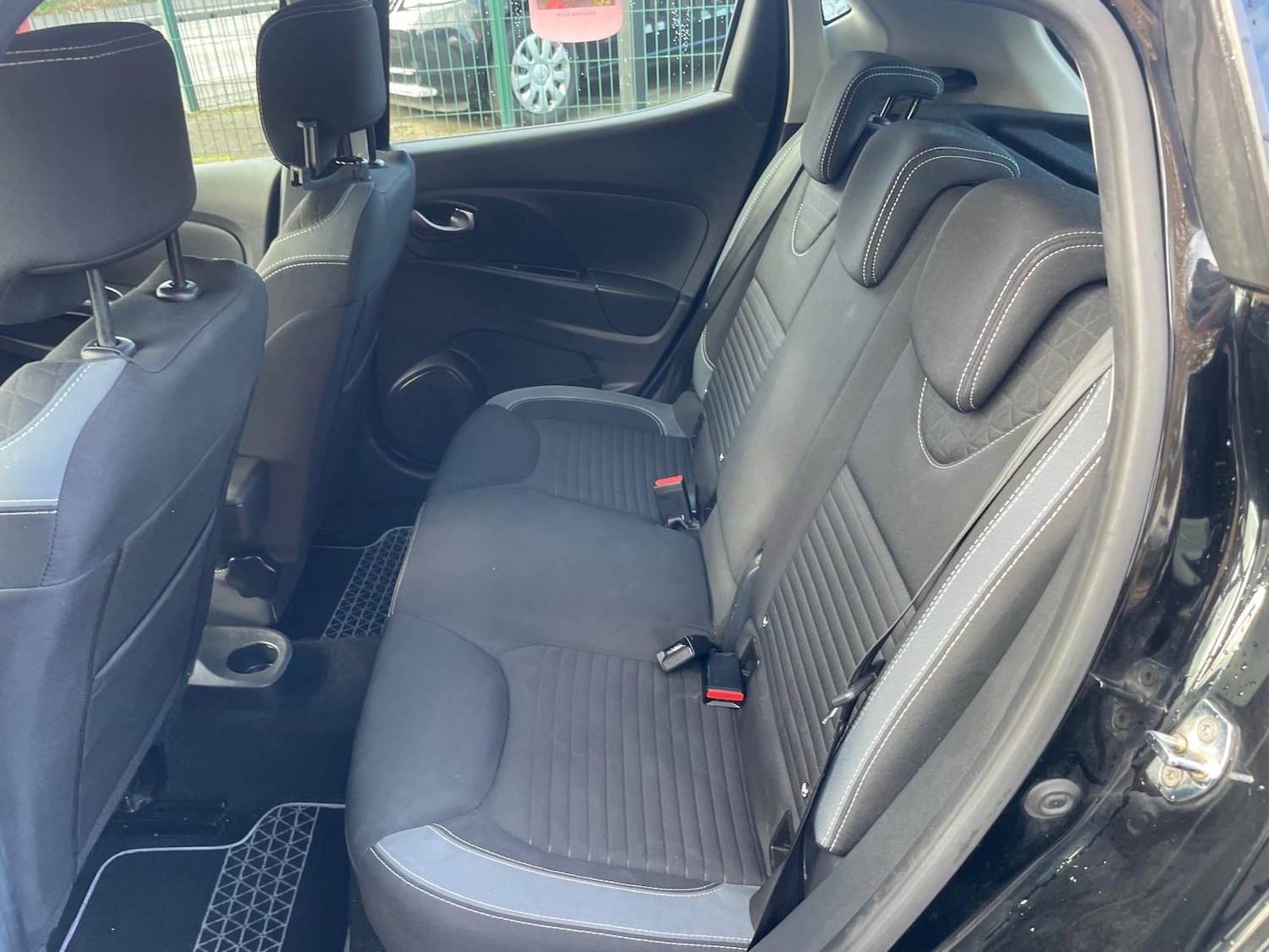 Used Renault Clio 2015 for sale - 76519662: Photo 8