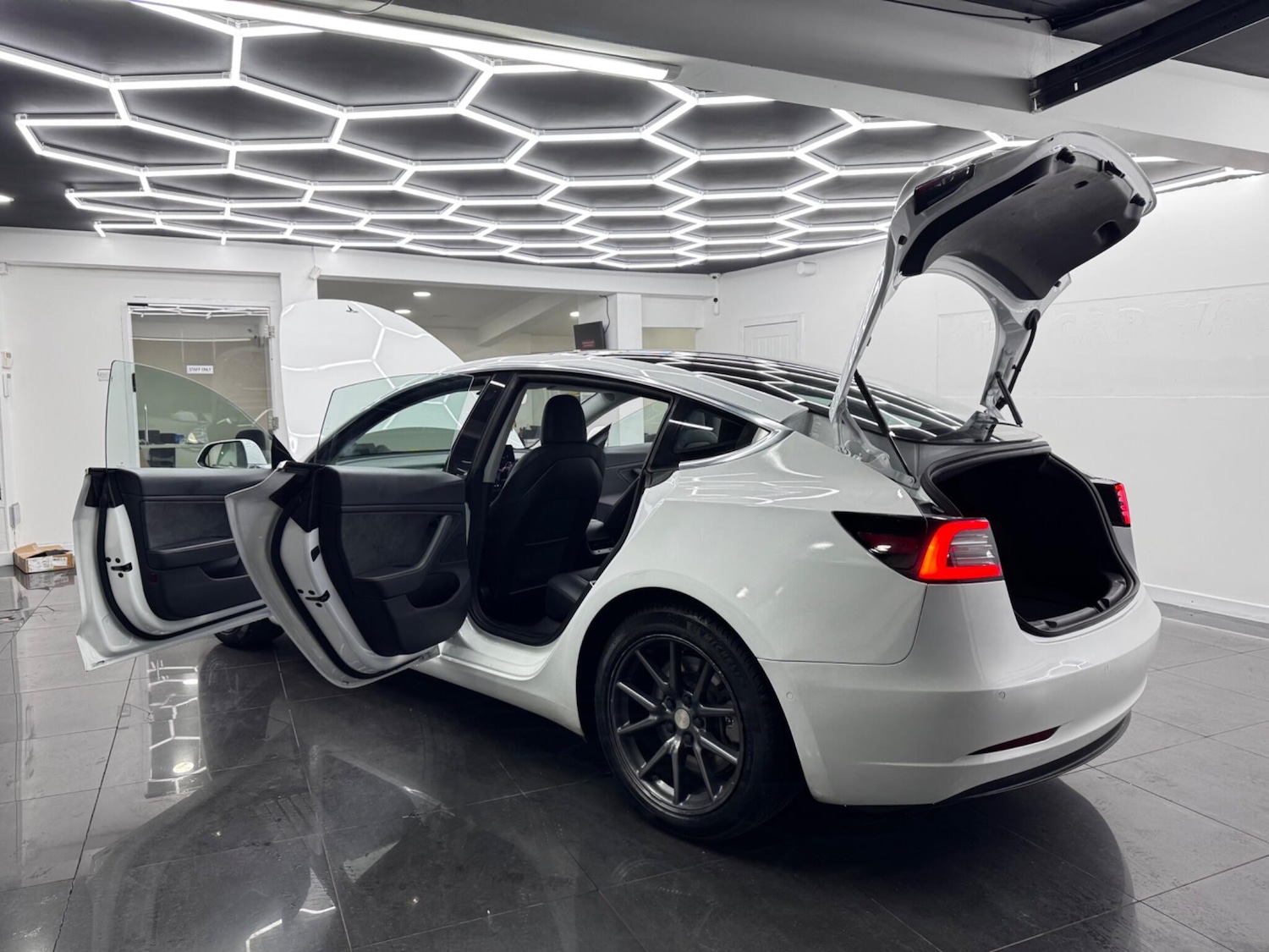 Used Tesla Model 3 2020 for sale - 77909848: Photo 22