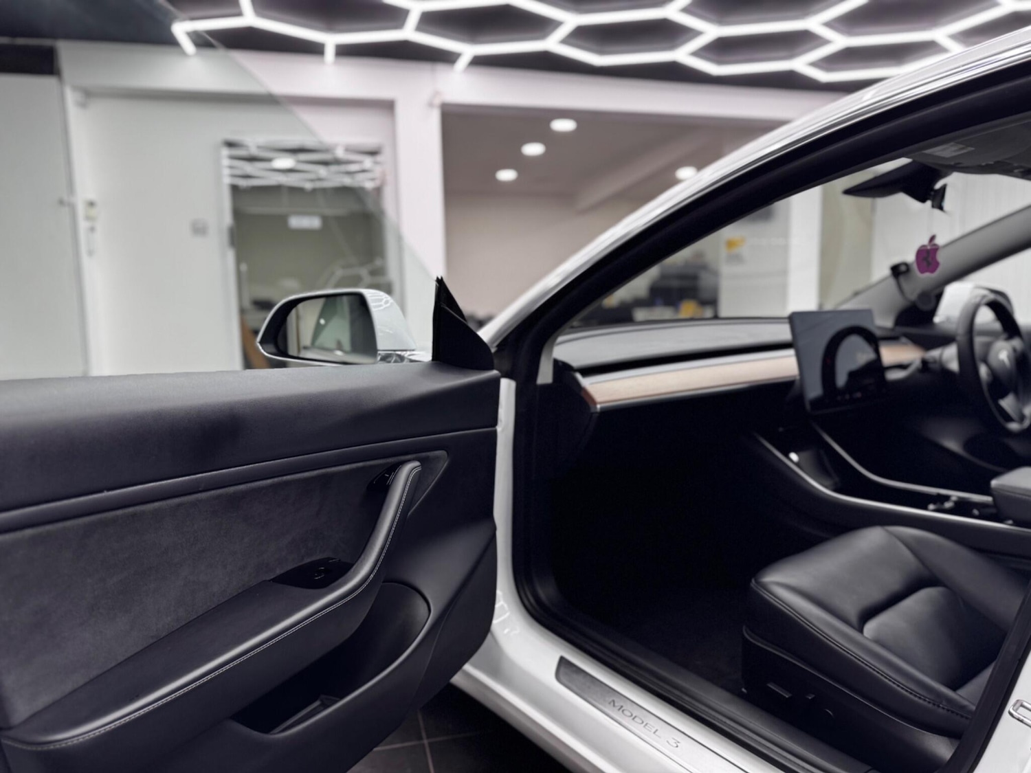 Used Tesla Model 3 2020 for sale - 77909848: Photo 29