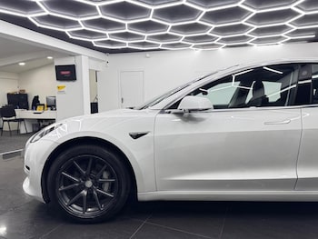 Used Tesla Model 3 2020 for sale - 77909848: Photo