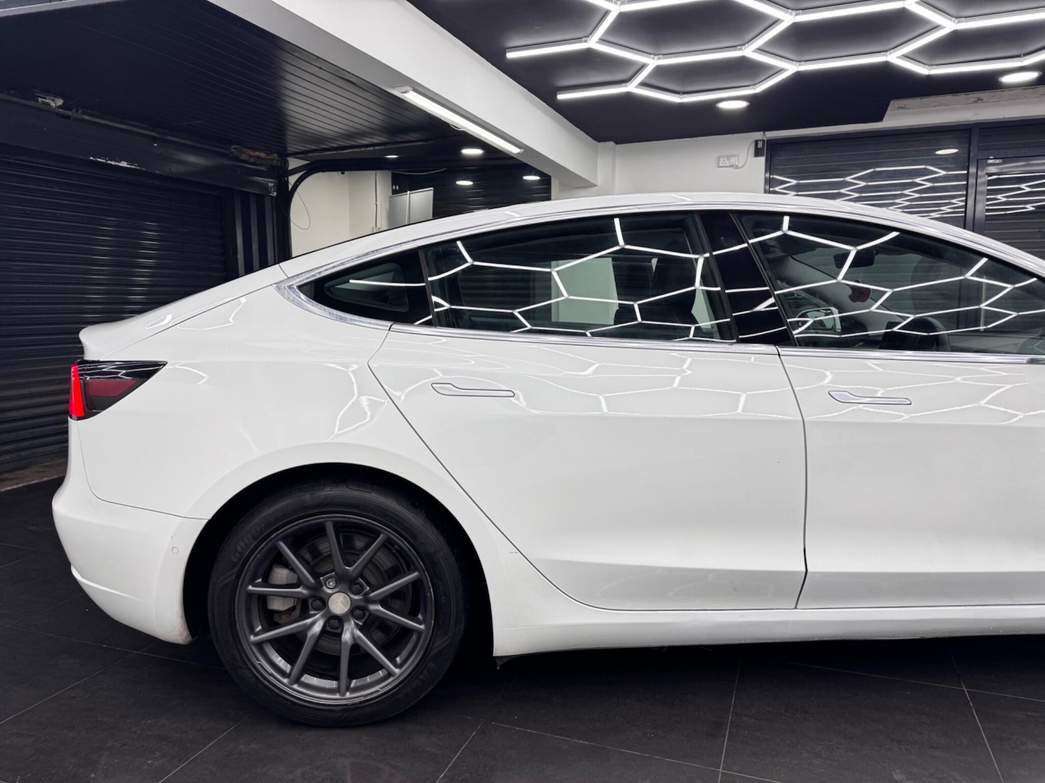 Used Tesla Model 3 2020 for sale - 77909848: Photo 9