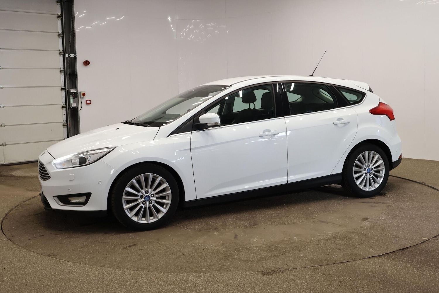Used Ford Focus 2015 for sale - 77852783: Photo 5
