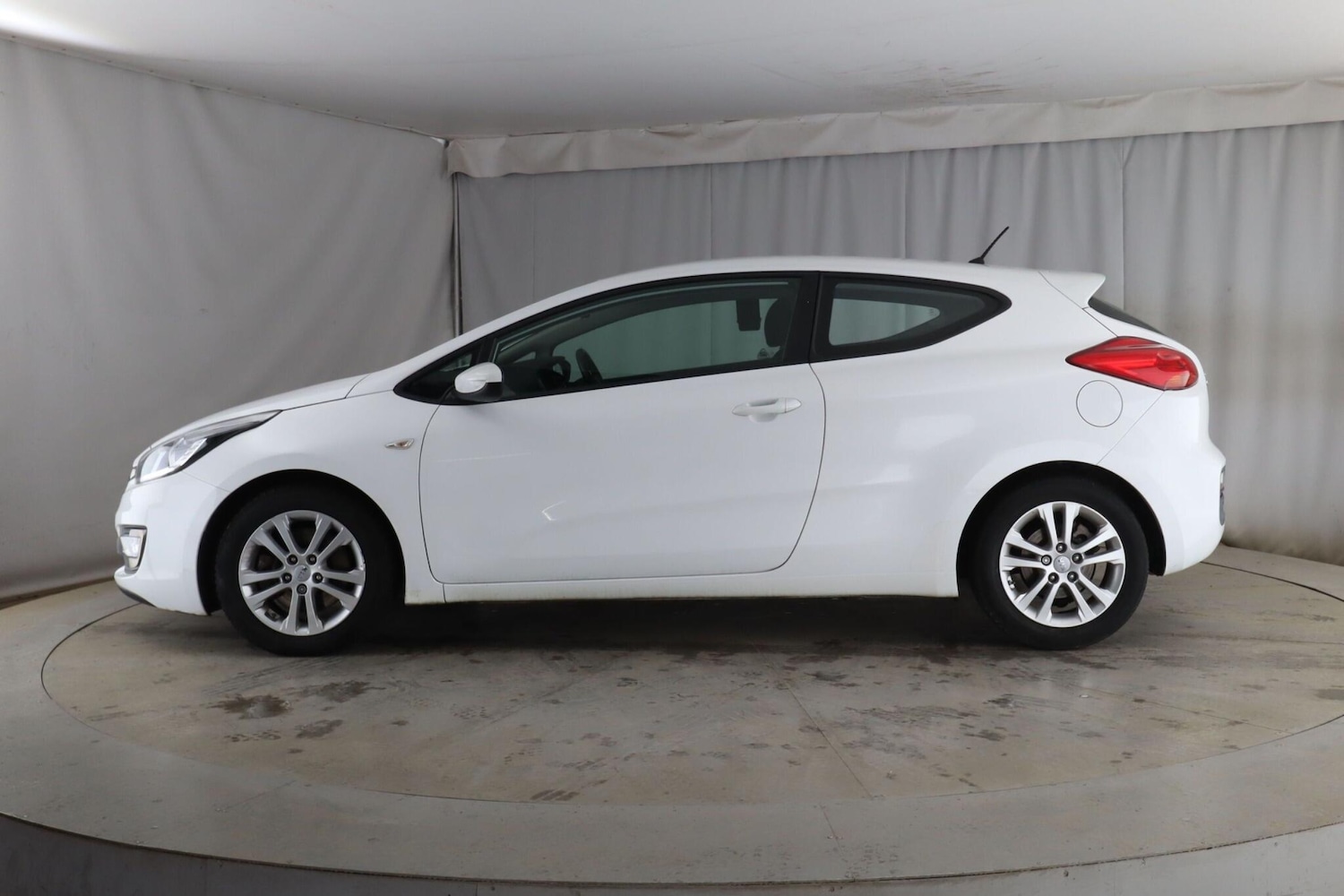 Used Kia Pro Ceed 2014 for sale - 77994002: Photo 8