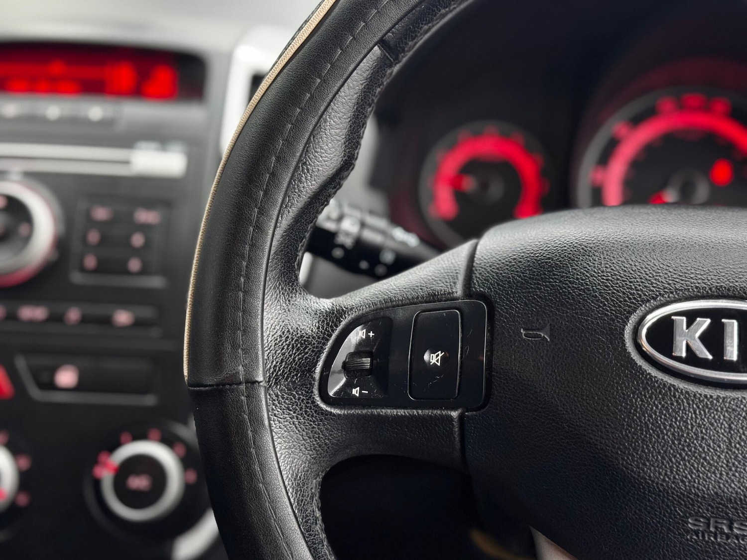 Used Kia Ceed 2011 for sale - 77940601: Photo 17