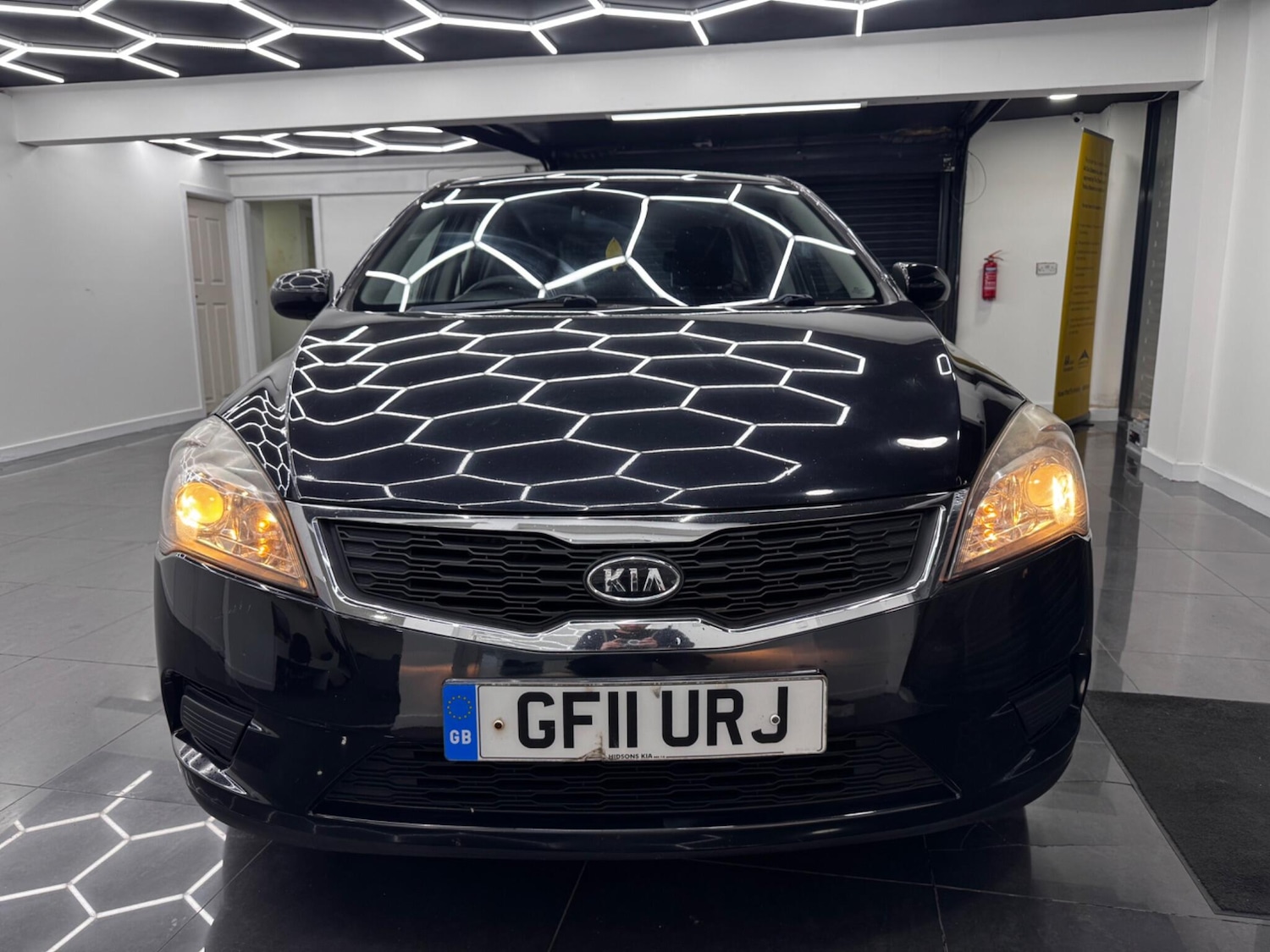 Used Kia Ceed 2011 for sale - 77940601: Photo 2