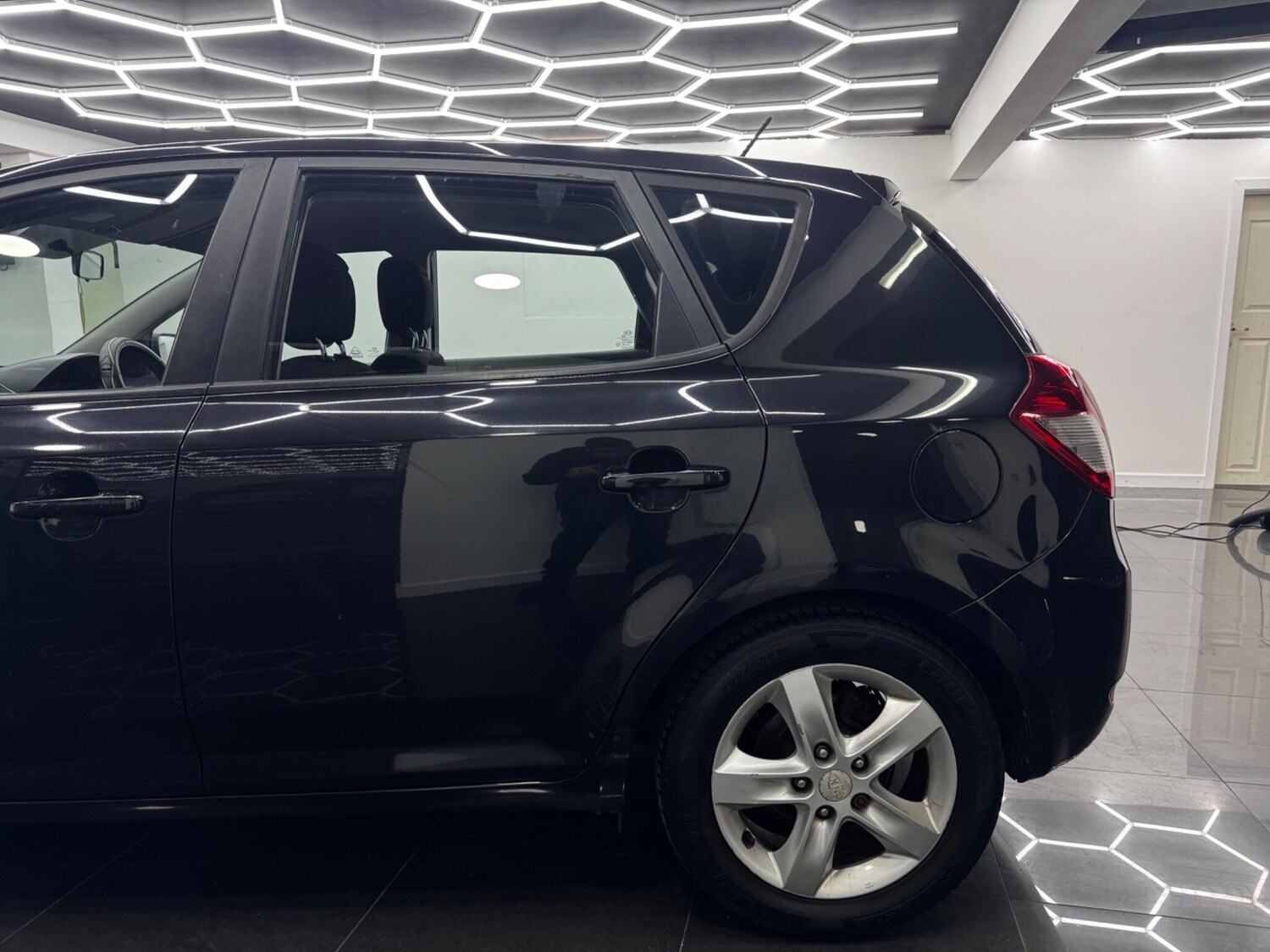 Used Kia Ceed 2011 for sale - 77940601: Photo 27