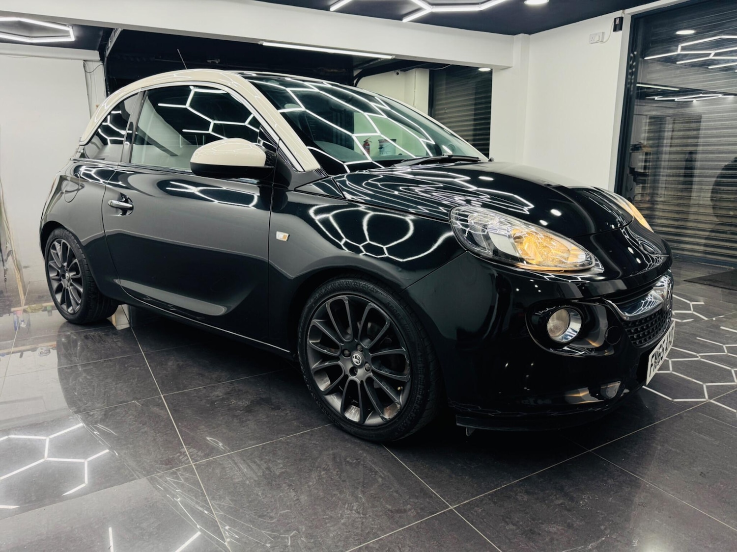 Used Vauxhall ADAM 2015 for sale - 77831683: Photo 3