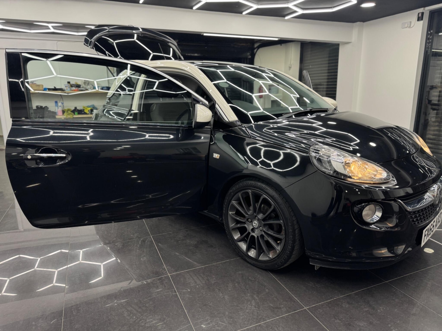 Used Vauxhall ADAM 2015 for sale - 77831683: Photo 5