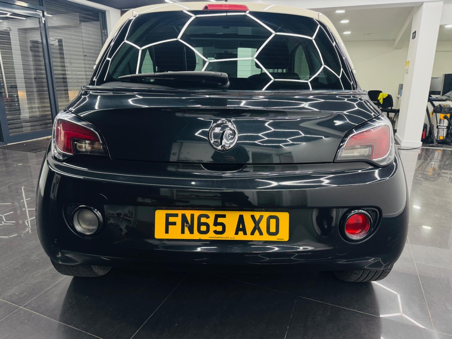 Used Vauxhall ADAM 2015 for sale - 77831683: Photo 9