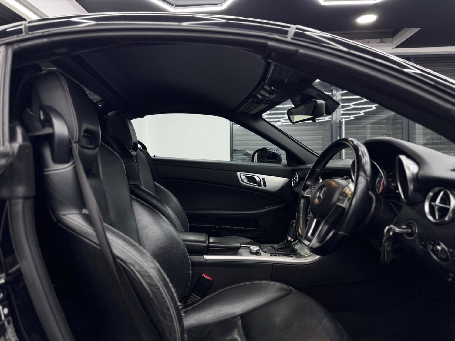 Used Mercedes-Benz SLK 2011 for sale - 77831680: Photo 21