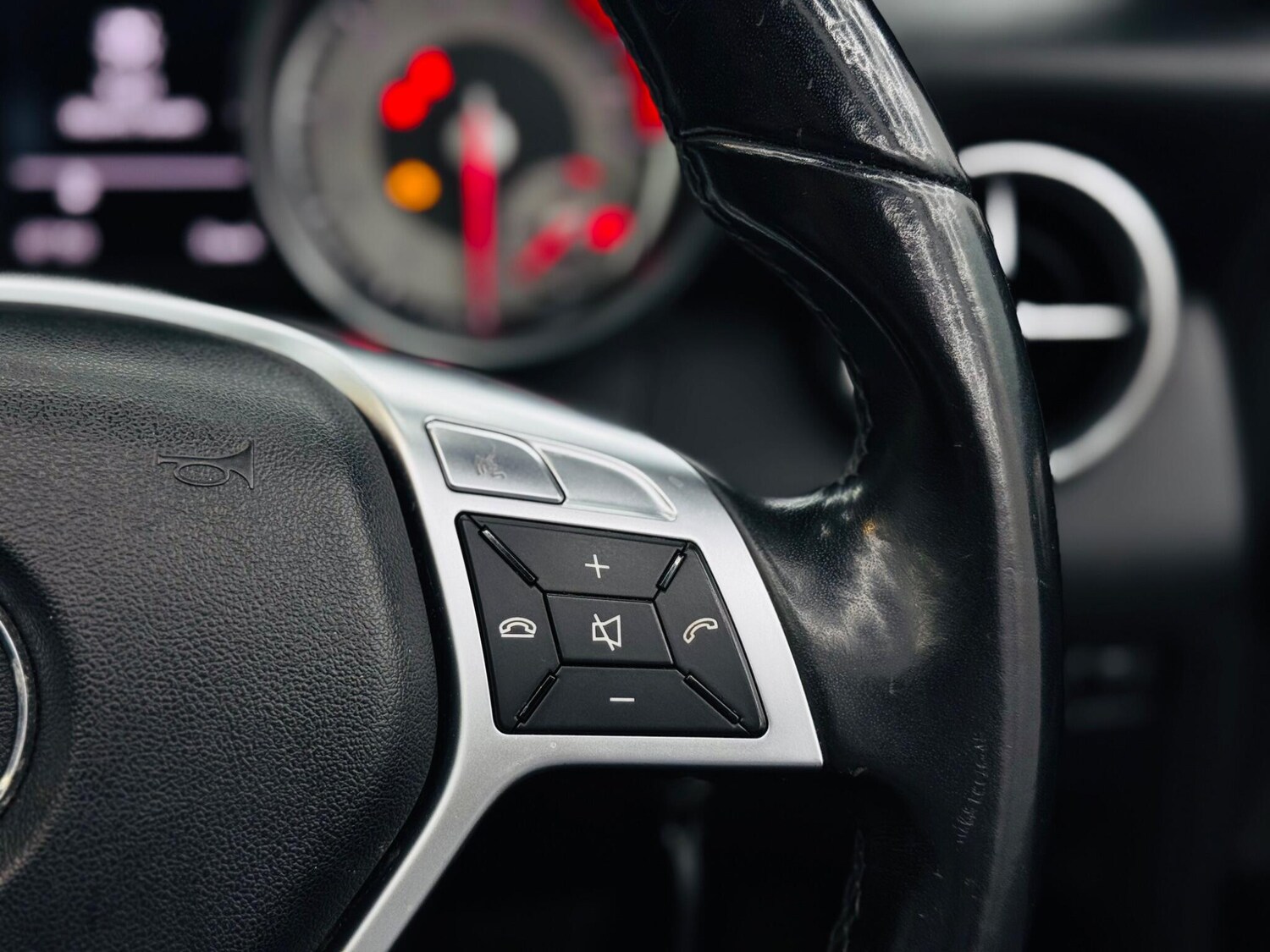 Used Mercedes-Benz SLK 2011 for sale - 77831680: Photo 22