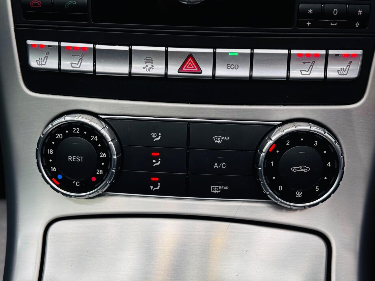 Used Mercedes-Benz SLK 2011 for sale - 77831680: Photo 25