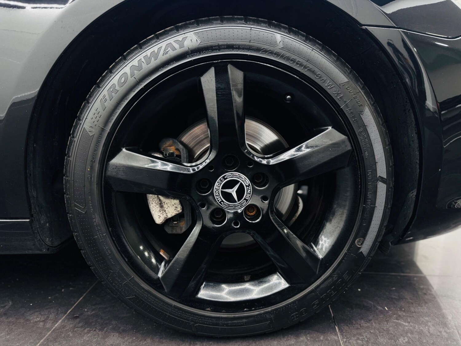 Used Mercedes-Benz SLK 2011 for sale - 77831680: Photo 32