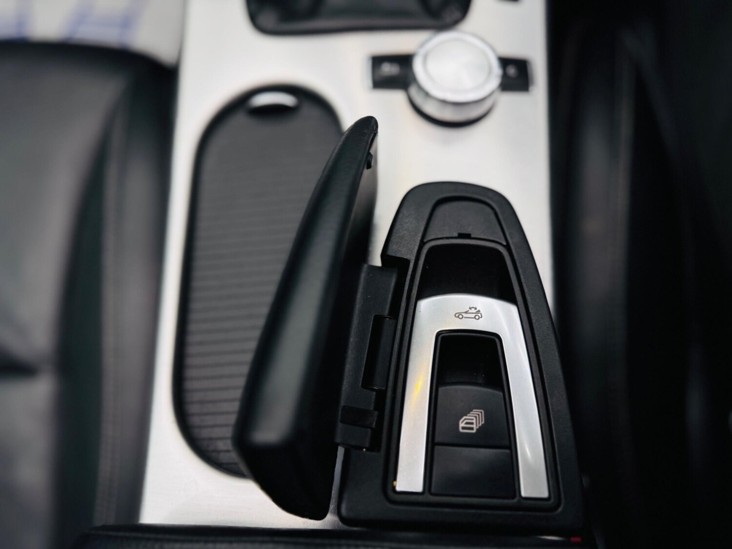 Used Mercedes-Benz SLK 2011 for sale - 77831680: Photo 51