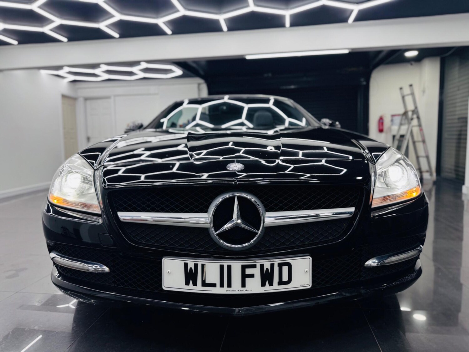 Used Mercedes-Benz SLK 2011 for sale - 77831680: Photo 6