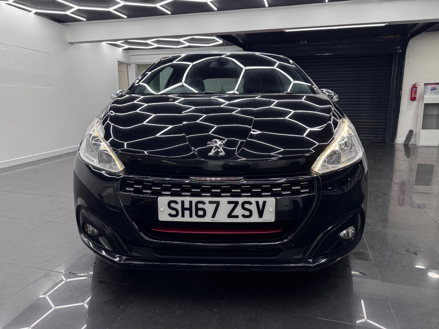 Used Peugeot 208 2017 for sale - 77831678: Photo 2