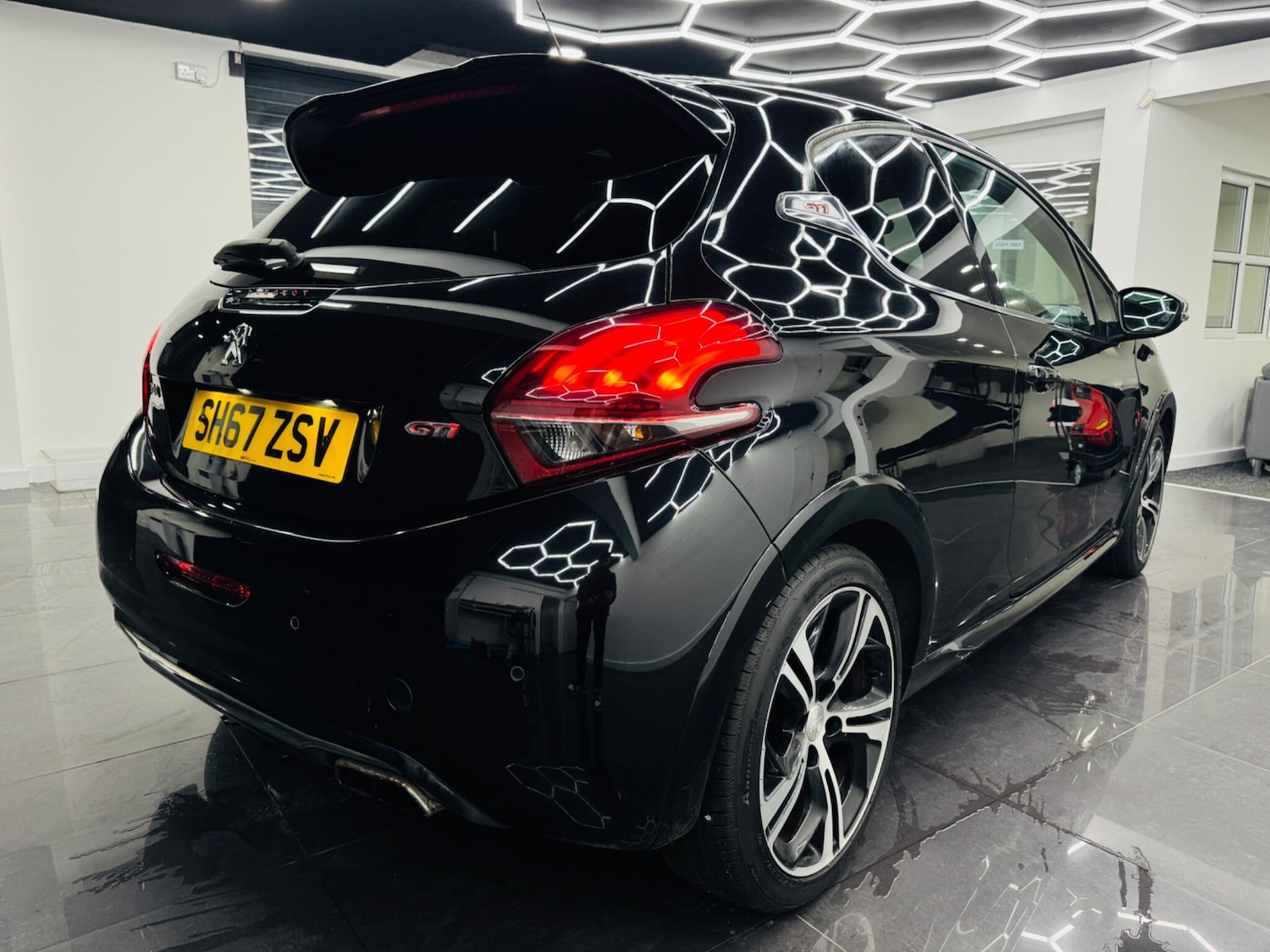 Used Peugeot 208 2017 for sale - 77831678: Photo 23