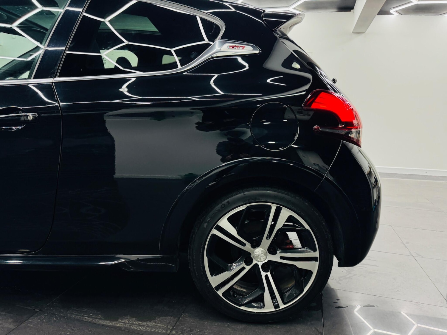 Used Peugeot 208 2017 for sale - 77831678: Photo 62