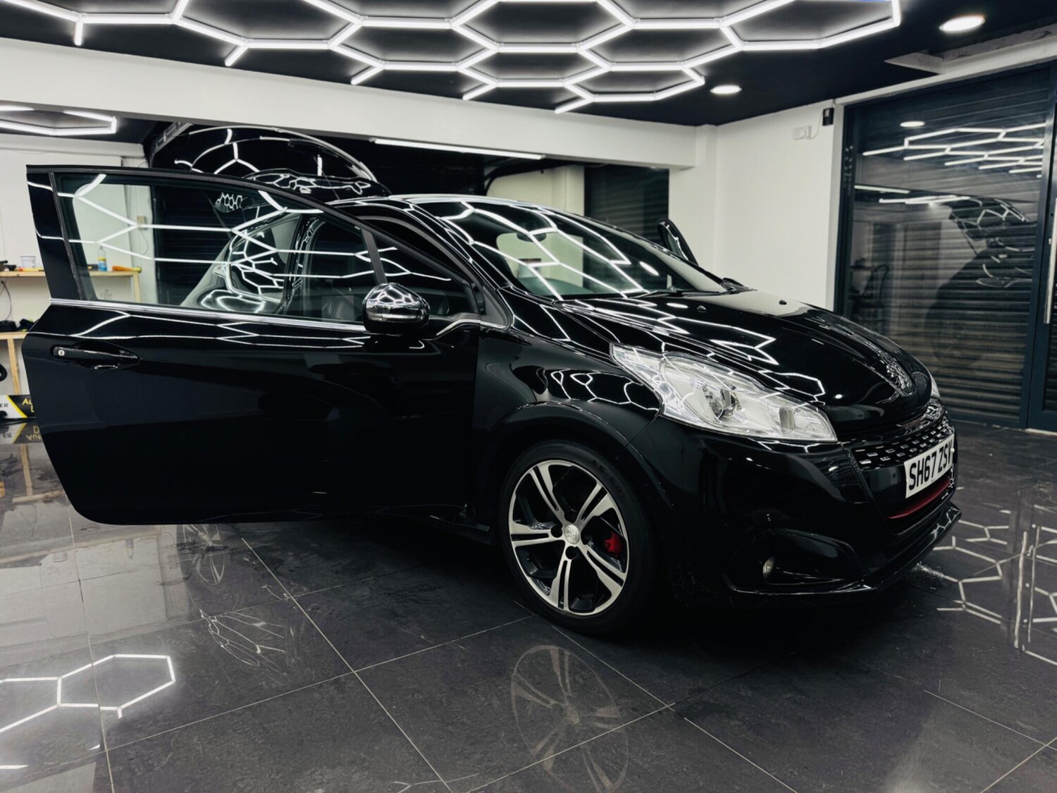 Used Peugeot 208 2017 for sale - 77831678: Photo 9