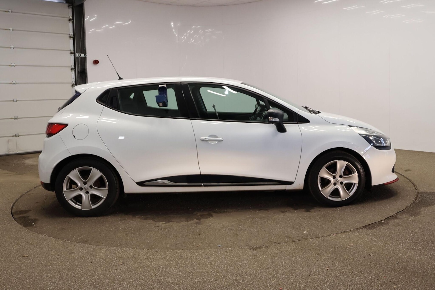 Used Renault Clio for sale - 78033880: Photo 6