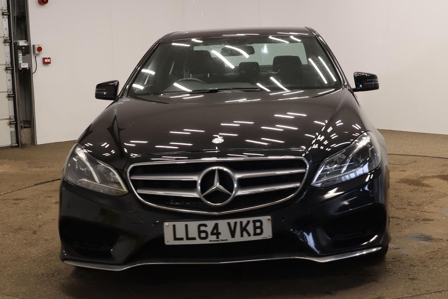 Used Mercedes-Benz E Class for sale - 78116076: Photo 2