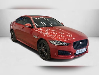 Used Jaguar XE 2017 for sale - 79304209: Photo