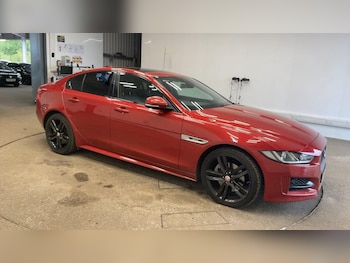 Used Jaguar XE 2017 for sale - 79304209: Photo