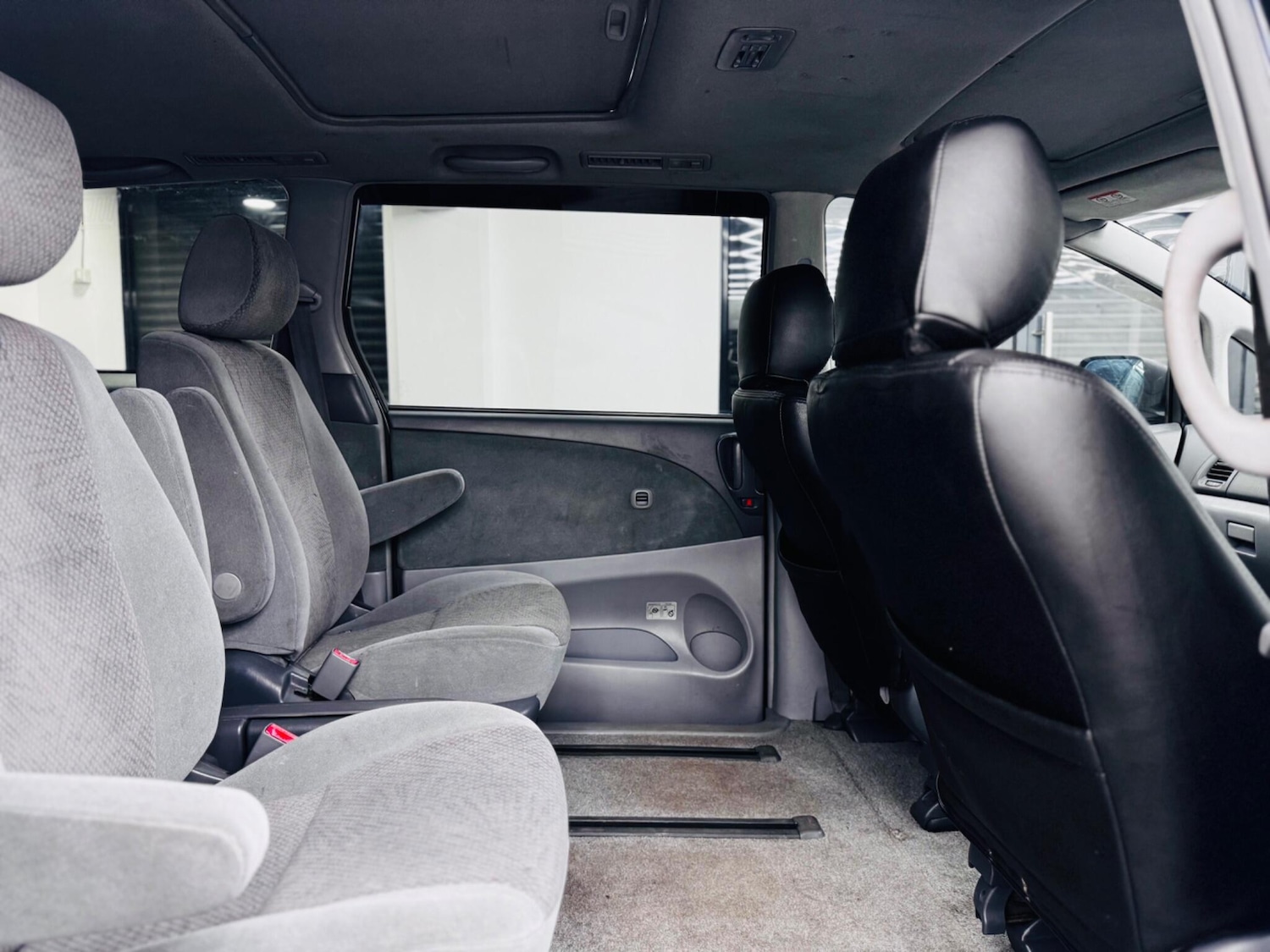 Used Toyota Previa 2011 for sale - 78157890: Photo 19