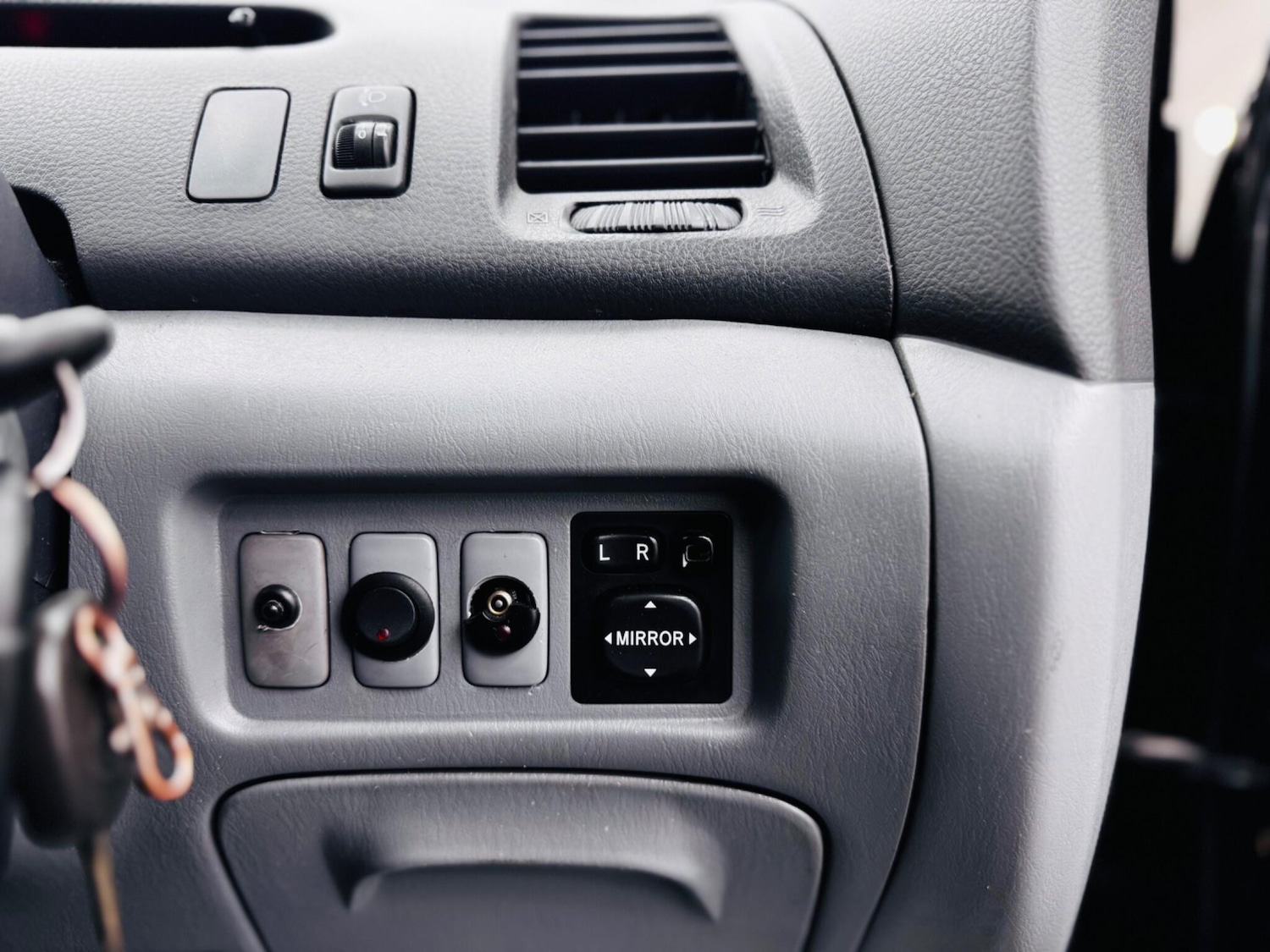 Used Toyota Previa 2011 for sale - 78157890: Photo 24