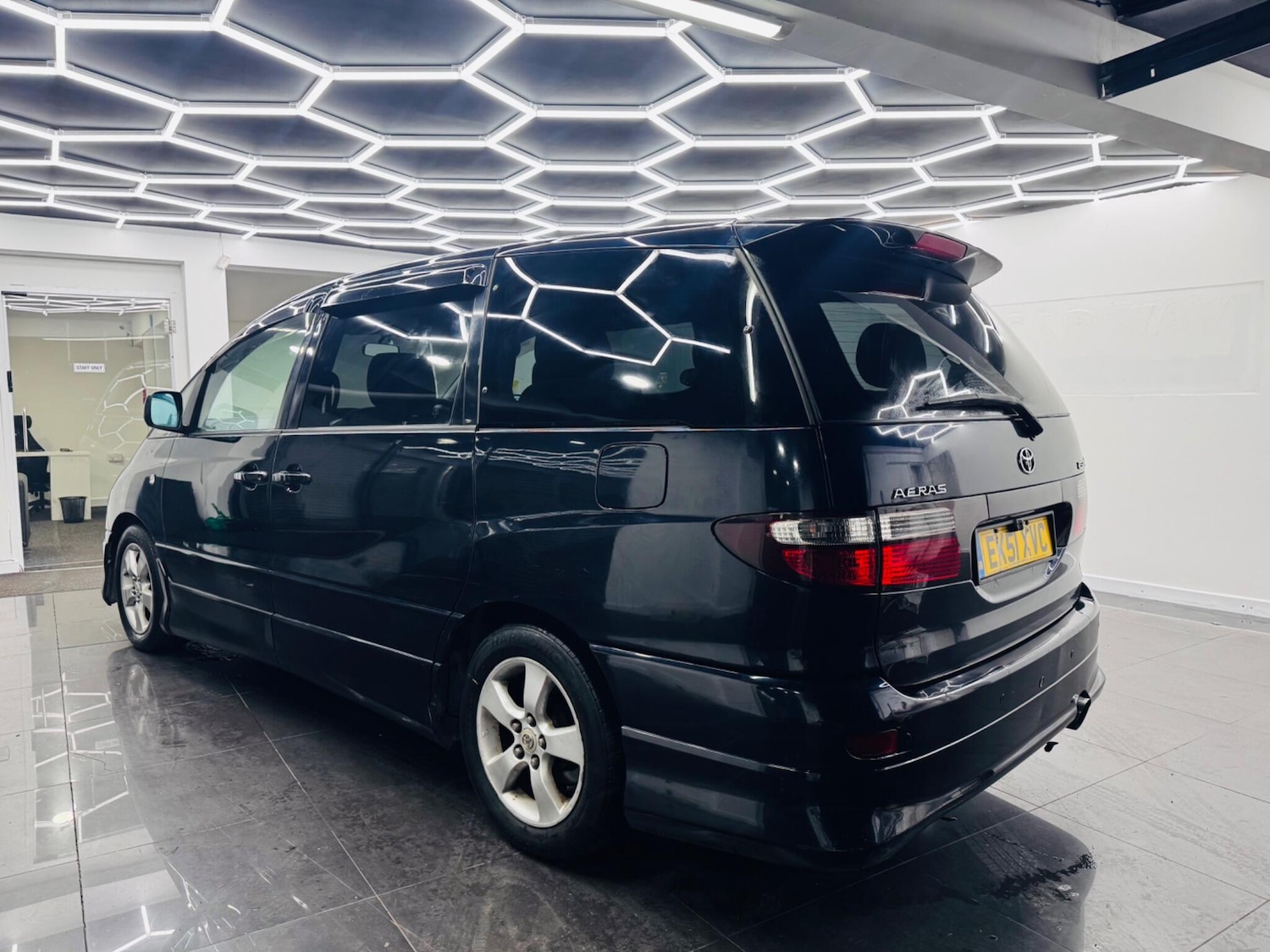 Used Toyota Previa 2011 for sale - 78157890: Photo 4