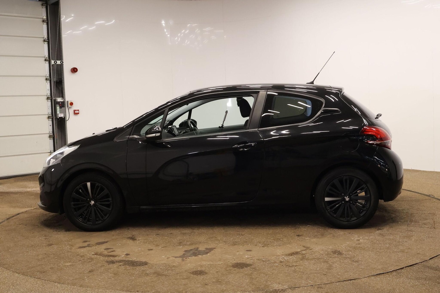 Used Peugeot 208 for sale - 77853778: Photo 7