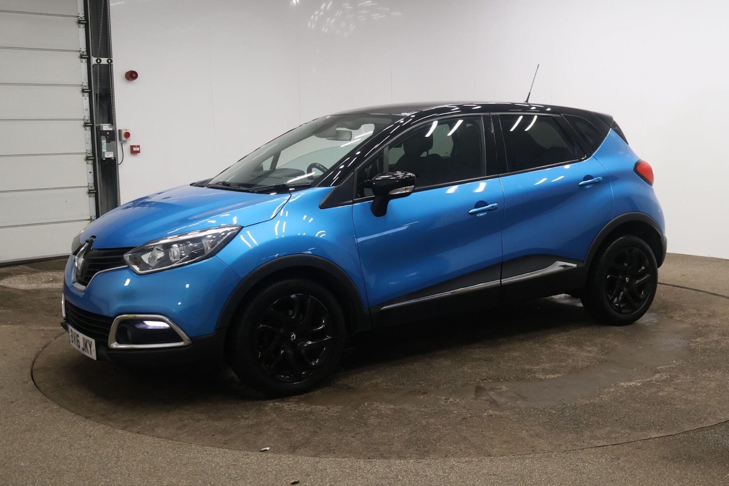 Used Renault Captur 2016 for sale - 77977856: Photo 4