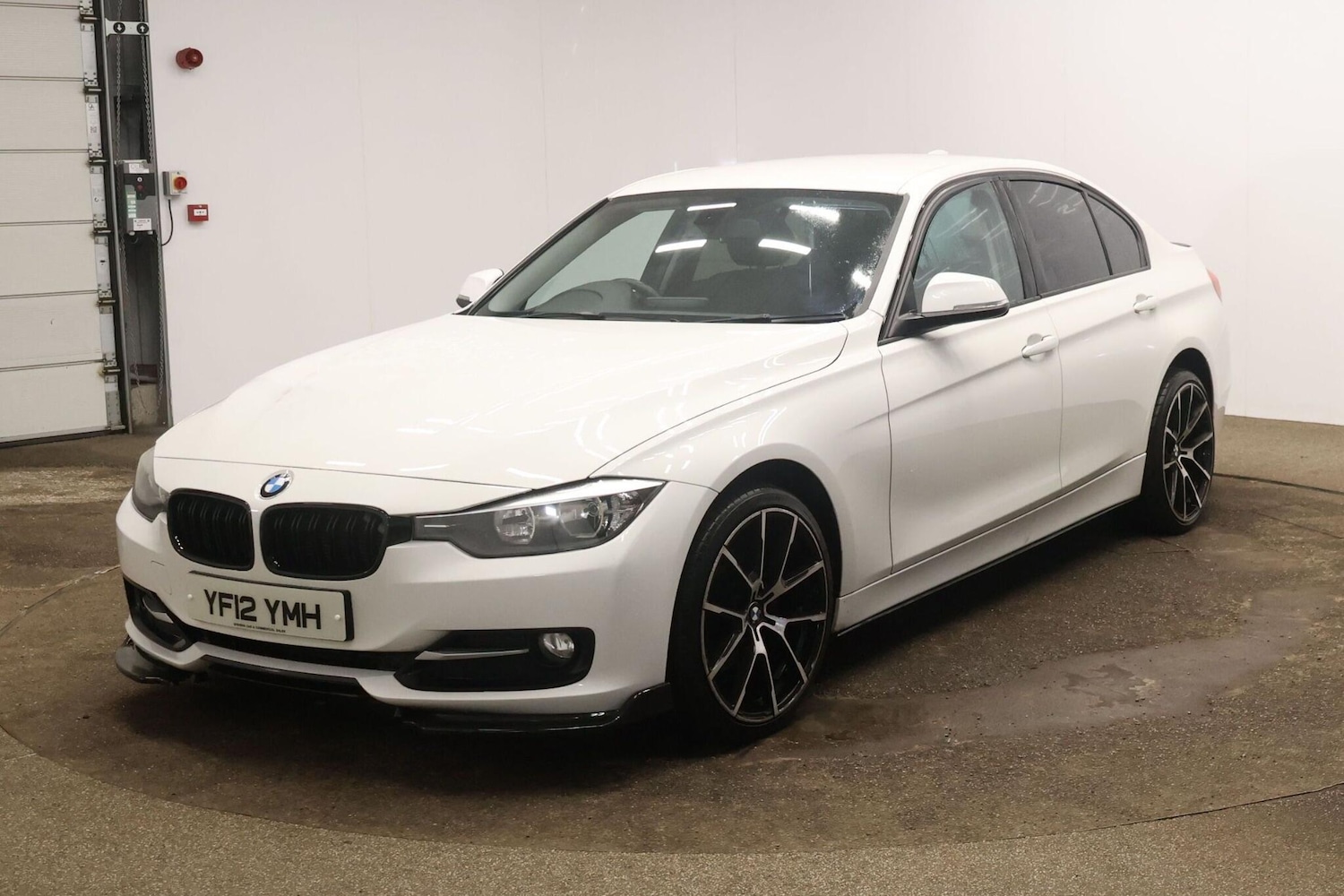 Used BMW 3 Series 2012 for sale - 77978140: Photo 3