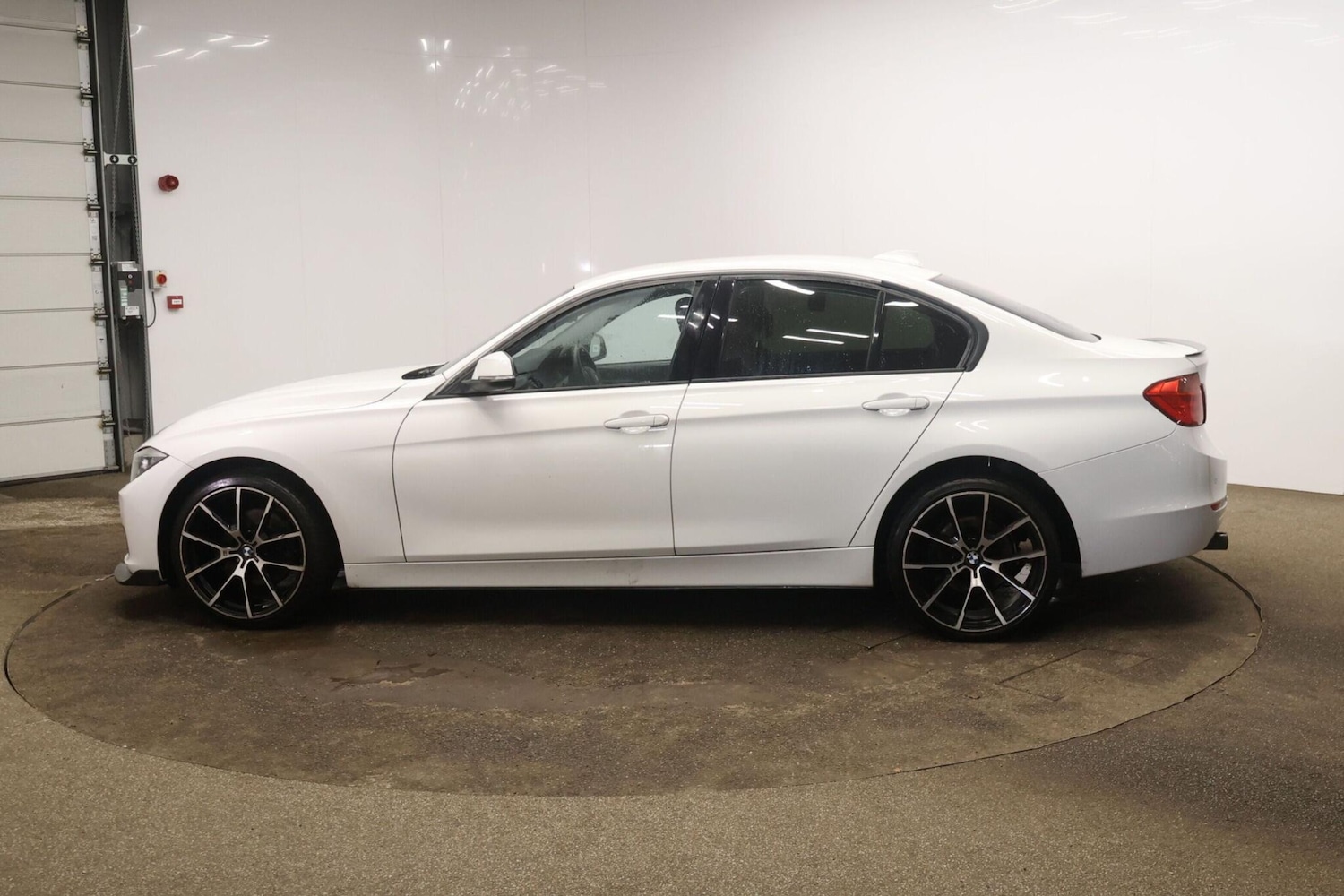 Used BMW 3 Series 2012 for sale - 77978140: Photo 4