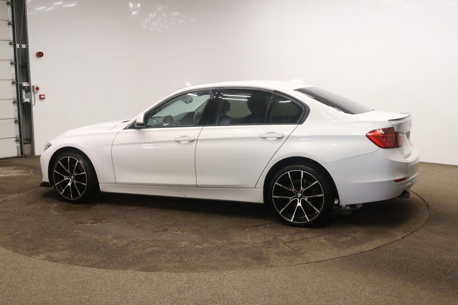 Used BMW 3 Series 2012 for sale - 77978140: Photo 5