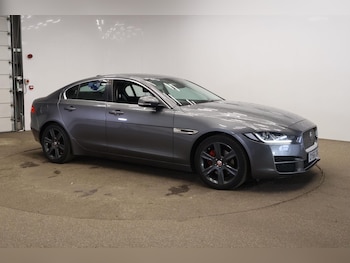 Used Jaguar XE 2016 for sale - 78878870: Photo